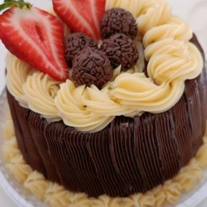 imagem do produto Bolo Vulcão de chocolate e ninho