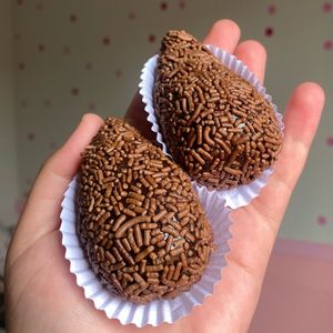 imagem do produto COXINHA DE MORANGO🍓