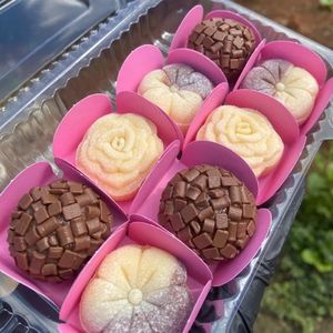 imagem do produto Bandeija com 8 docinhos 