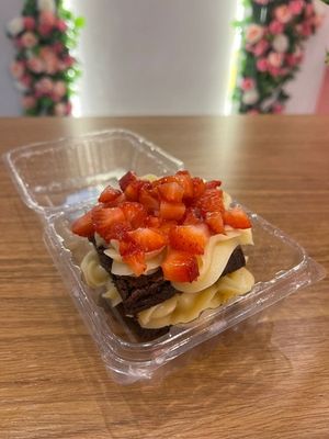 imagem do produto Brownie com Ninho e Morangos