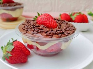 imagem do produto Bombom Aberto Morango - 150ml