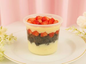 imagem do produto Brownie No Pote Afogadinho Ninho com Morangos Frescos (145ml)