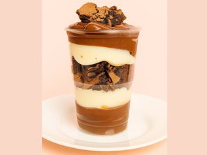 imagem do produto Copo da Felicidade Casadinho Brownie c/ Brigadeiro e Creme de Leite Ninho (300g)