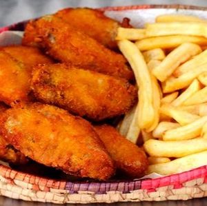 imagem do produto ASINHA DE FRANGO COM BATATA FRITA 