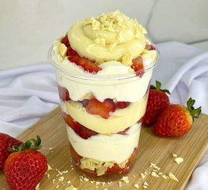 imagem do produto Copo Da Felicidade Morango Dos Deuses 250ml