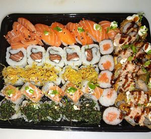 imagem do produto Combinado 48 peças ( acompanha 3 shoyu, 3 tare e 2 hachi )