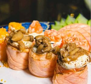 imagem do produto Joe salmão maçaricado com shimejo 8 unidades