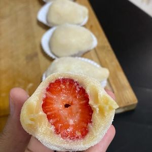 imagem do produto Coxinha de morango de ninho