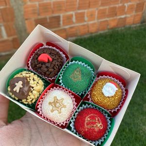 imagem do produto Caixinha com 6 brigadeiro personalizados 