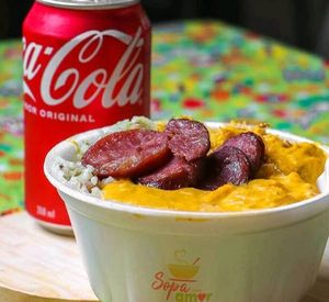 imagem do produto Pratinho Completo + Coca-Cola lata (marmita 500ml)