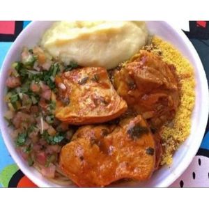 imagem do produto GALINHA COZINHADA ( SERVE MUITO BEM UMA PESSOA )
