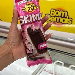 imagem do produto Picolé Skimo - Chocolate com morango