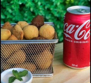 imagem do produto 20 Salgados + Refrigerante 350 ml