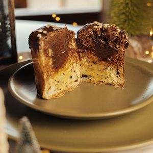 imagem do produto Chocotone Recheado - 250 gramas