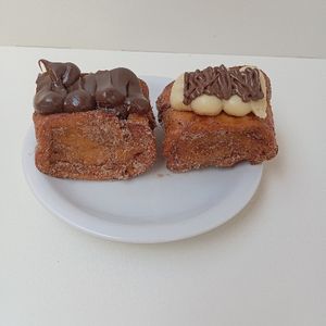 imagem do produto Kit 10 rabanadas recheadas de brigadeiro e ninho com Nutella (5 unidades de cada)