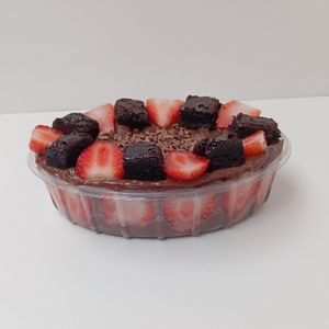 imagem do produto Pavê chocolatudo com morangos - 1 L - 650g (serve 4-5 porções)