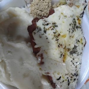 imagem do produto Filé de frango à parmegiana com purê 