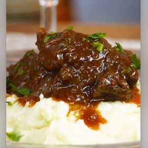 imagem do produto Bife de panela ao molho com purê 