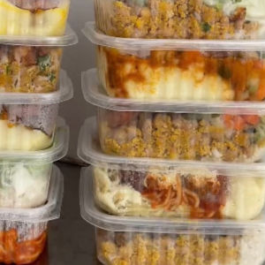 imagem do produto KIT 3 - 2 LASANHA + 2 ESCONDIDINHO MISTO + 1 COXA + 1 FILÉ DE FRANGO + 2 PANQUECA + 1 BISTECA + 1 ISCA DE FRANGO