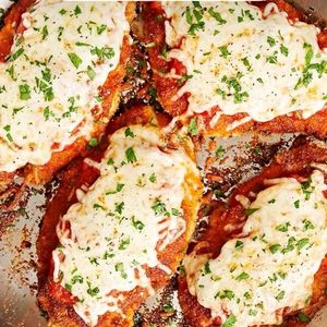 imagem do produto Frango a Parmegiana com macarrão e purê batata