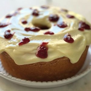 imagem do produto Bolo de iogurte com Ganache de limão e geleia 