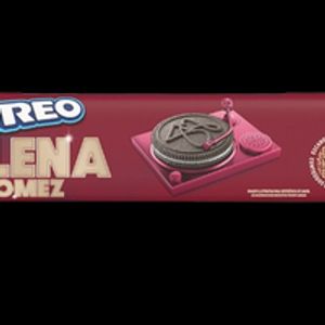 imagem do produto Biscoito Recheado Sabor Chocolate, Canela e Leite Condensado Oreo Selena Gomez 90g