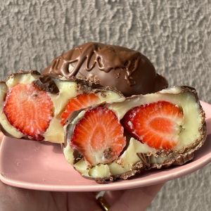 imagem do produto Mega bombom de morango 