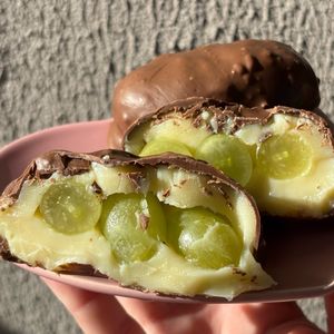 imagem do produto Mega bombom de uva 