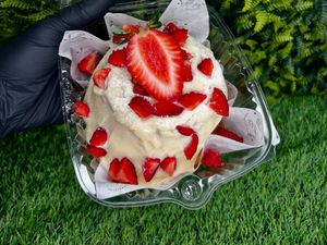 imagem do produto Bolo Caseirinho de Ninho com Morango