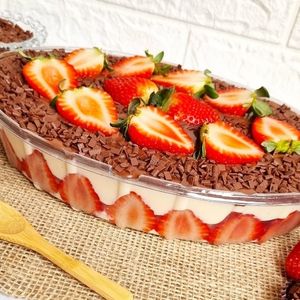 imagem do produto Travessa Bombom de Morango