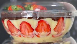 imagem do produto Sobremesa na Travessa de Morango 1 litro