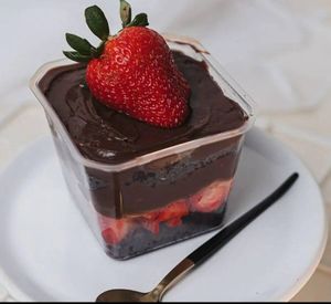 imagem do produto Bolo no pote brigadeiro com morango