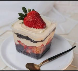 imagem do produto Bolo no pote leite Ninho com morango