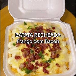 imagem do produto BATATA RECHEADA FRANGO DESFIADO COM BACON