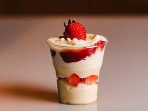 imagem do produto Copo da Felicidade de Morango 150 Ml