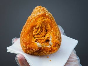 imagem do produto Coxinha Premium de Frango com Catupiry (170g)