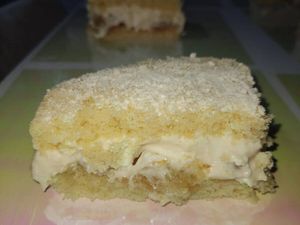 imagem do produto Bolo Gelado - Brigadeiro de Ninho com Compota Caseira de Abacaxi