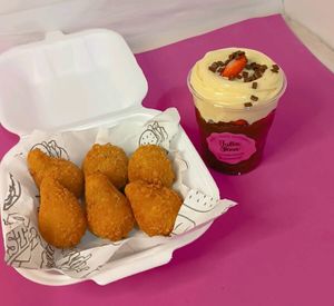 imagem do produto 1 Bombom no pote duplo chocolate + 6 mini salgados