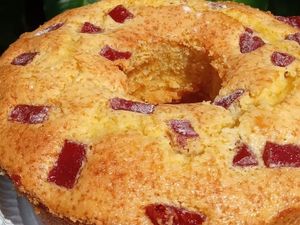 imagem do produto Bolo de fuba c/ goiabada caseiro 100% artesanal.