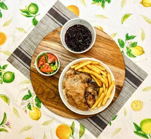 imagem do produto Marmita - Bisteca Grelhada & Fritas + Coca-Cola Grátis