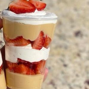 imagem do produto Copo ninho com morangos 