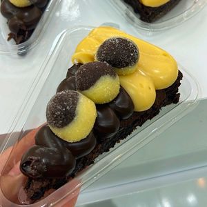 imagem do produto PIZZA BROWNIE - CASADINHO COM 3 BRIGADEIROS GOURMERT