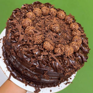 imagem do produto TORTA - CHOCOLATUDO COM PEDAÇOS DE CHOCOLATE