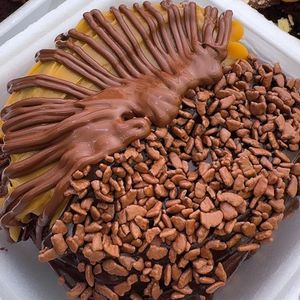 imagem do produto CAKE - VULCÃO BRIGADEIRO COM NINHO E NUTELLA 