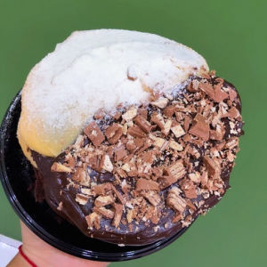 imagem do produto BOLO DE LANCHE - BRIGADEIRO COM KITKAT E NINHO TRADICIONAL 