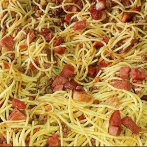 imagem do produto Macarrão na chapa , marmita 750ml tamanho G