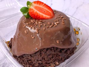 imagem do produto Mini Bolo Vulcão Sensação - Chocolate com Geleia de Morango