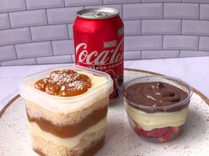 imagem do produto Combo Docinho - 1 Bolo no Pote + 1 Bombom Aberto + 1 Coca Cola Lata