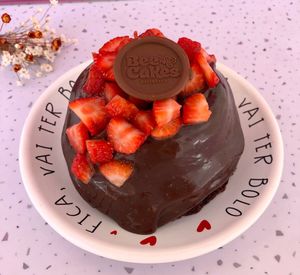 imagem do produto Mini Bolo Vulcão - Brigadeiro com Morango