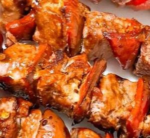 imagem do produto Espetinho de porco com tomate cebola e pimentão